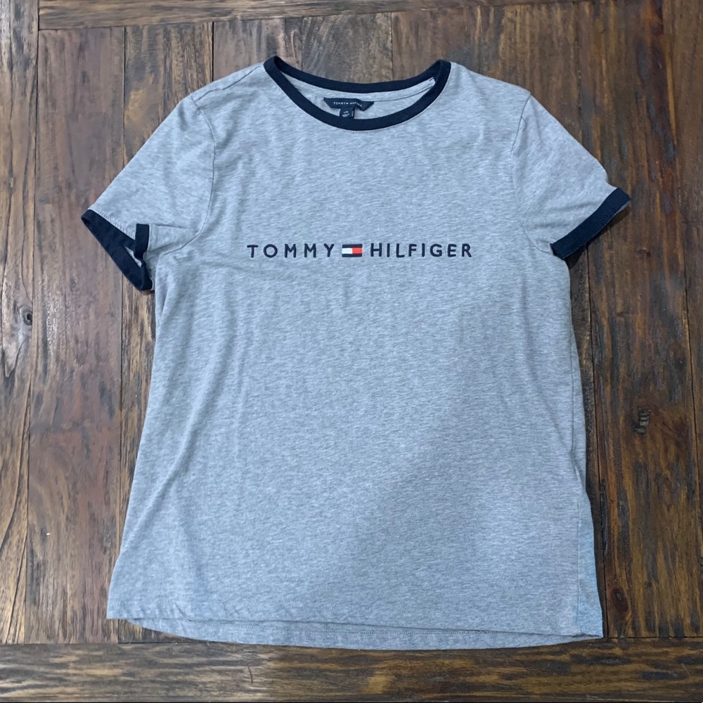 cute tommy hilfiger short sleeve!